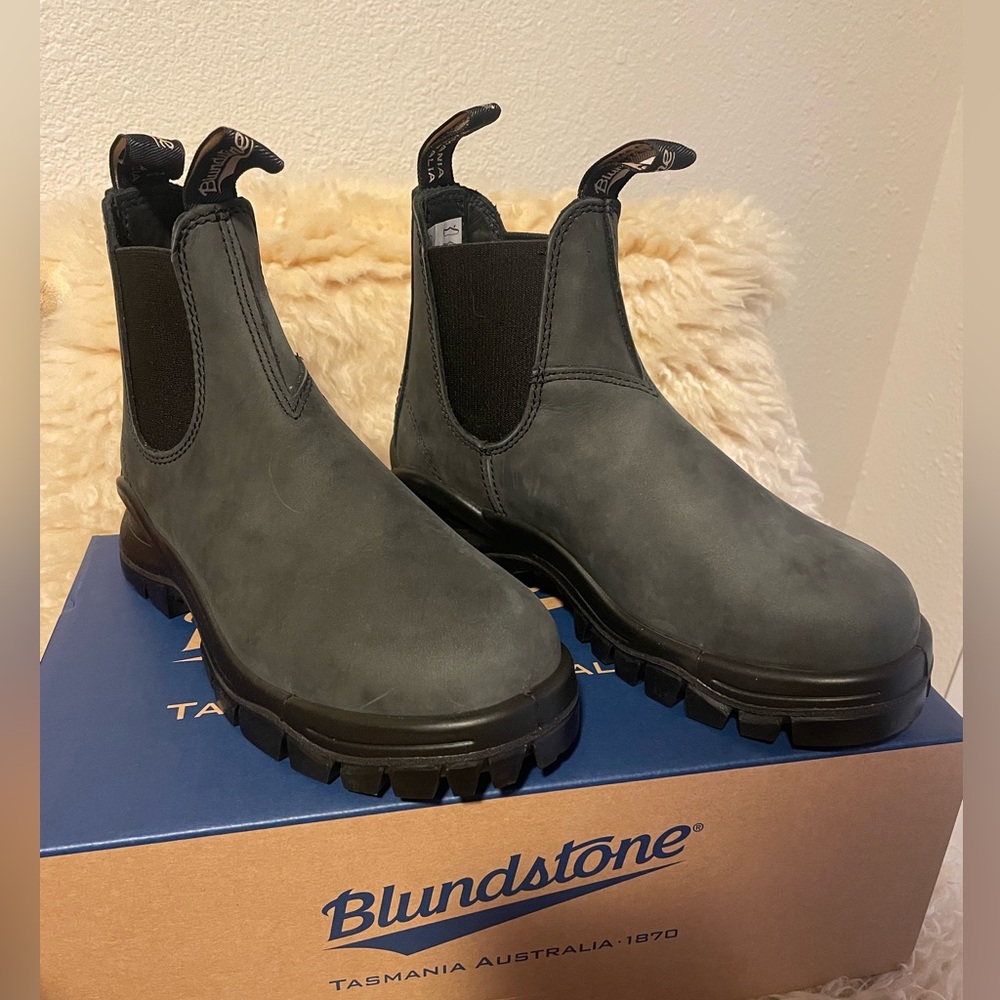 Blundstones boots